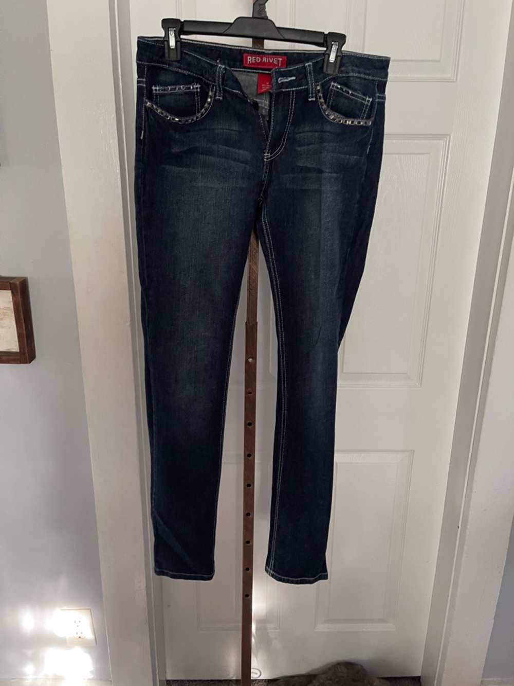 Red Rivet Dark Wash Skinny Jeans